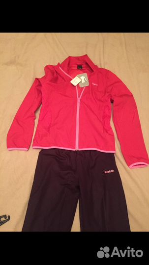 Новый спортивный костюм Reebok