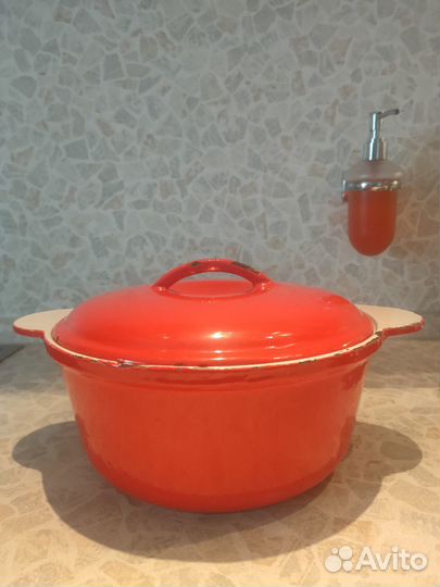 Кастрюля чугунная эмалированная СССР