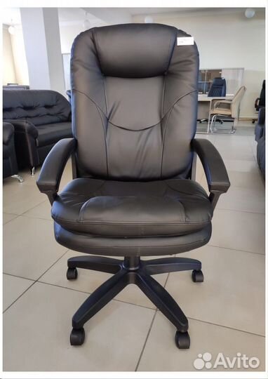 Офисное кресло