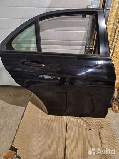 Дверь Mercedes w204