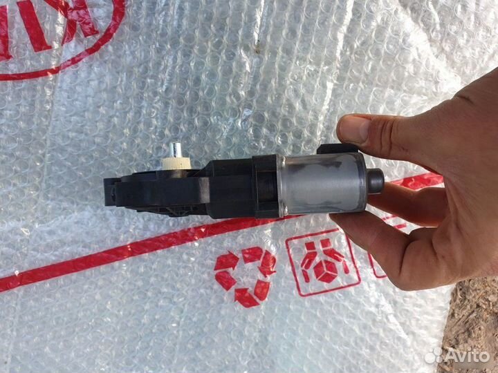 Моторчик стеклоподъемника Kia Ceed 2 JD