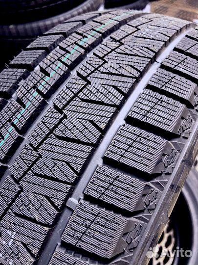 Kapsen SnowShoes AW33 315/35 R20 79H
