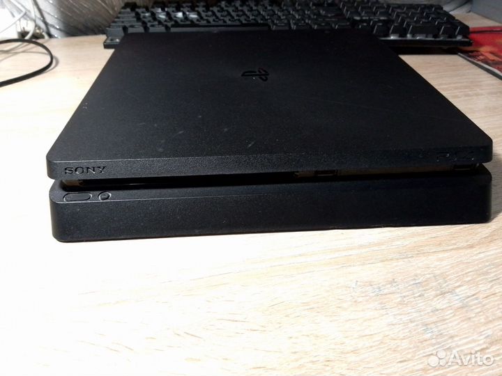 Sony PS4 slim