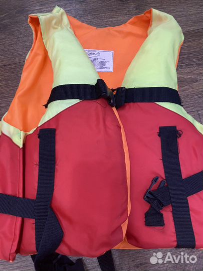 Спасательный жилет