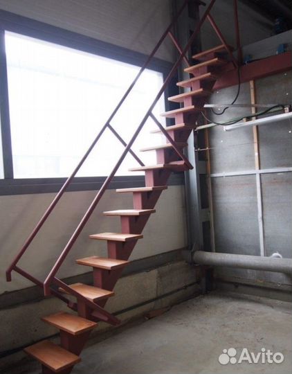 Металлокаркас Г-образной Лестницы в Дом