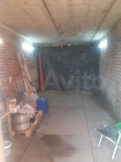 Гараж, > 30 м²