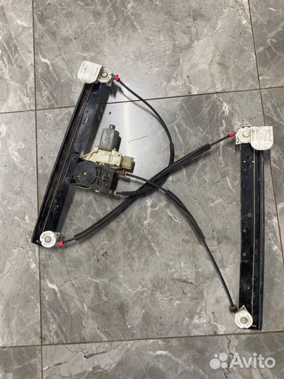 Стеклоподъемник передний правый Ford Mondeo