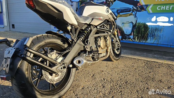 Мотоцикл QJ SRK 600