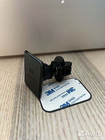 Магнитный держатель для телефона Arroys Vent One