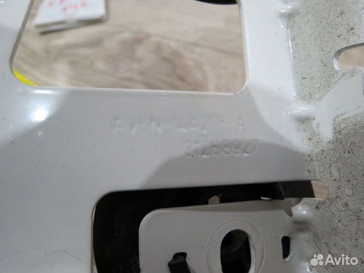 Кронштейн блока предохранителей Ford Focus 3