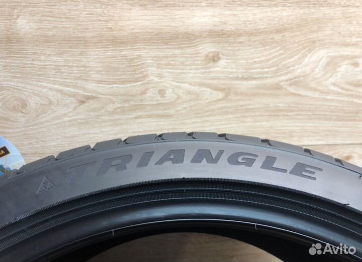 Triangle EffeXSport TH202 255/35 R20