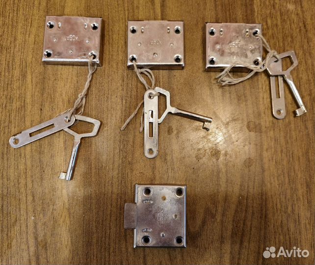 Новые мебельные советские замки с ключами