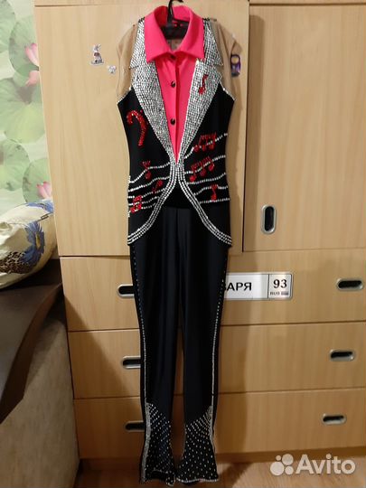 Комбинезон для выступления по фигурному катанию