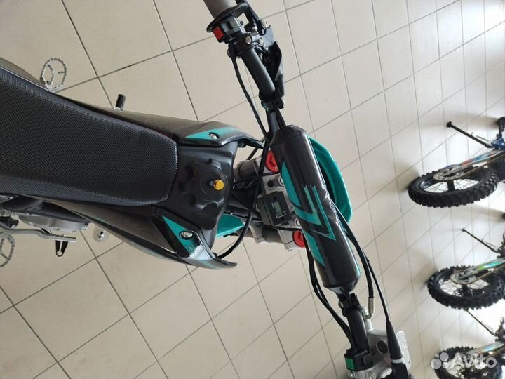 Питбайк Regulmoto Seven Medalist Pro 17/14