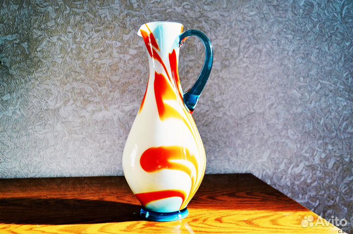 Кувшин для вина и вазы для цветов