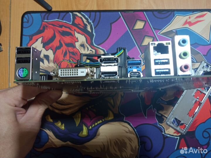 Материнская плата с процессором соккета lga1200