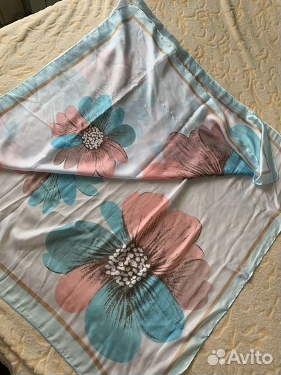 Женские шарфы и платки