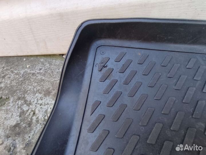 Коврик в багажник Nissan Tiida (хэтчбек)