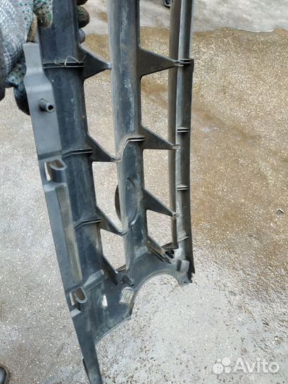 Решетка радиатора Land Rover Discovery 3