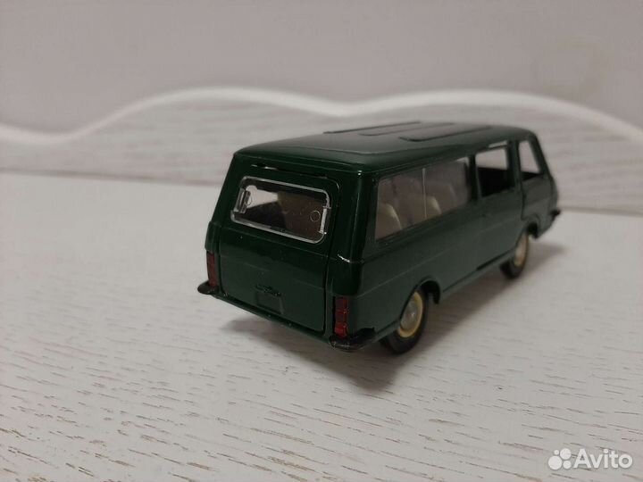 Раф А18 бутылка белое дно