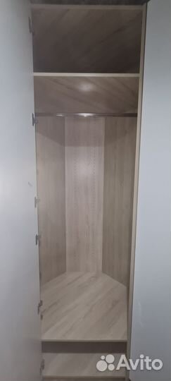 Шкаф белый угловой распашной
