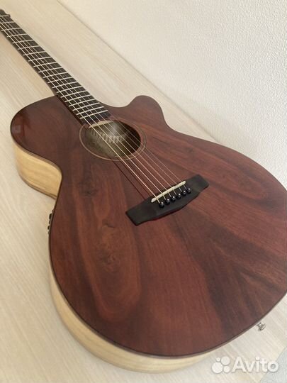 Электроакустическая гитара Cort(массив)
