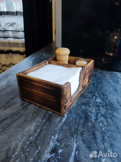 Салфетница деревянная