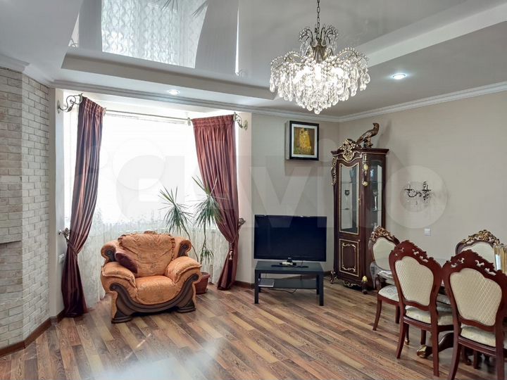 Дом 315 м² на участке 10 сот.