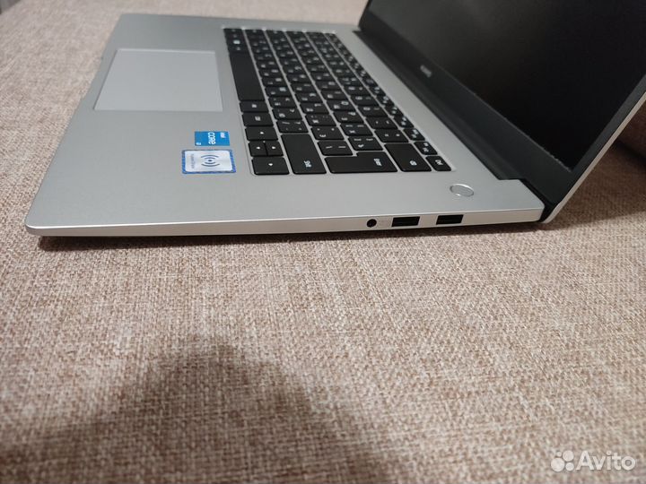 Ноутбук Huawei MateBook D, 8GB DDR4, SSD 256 Гб