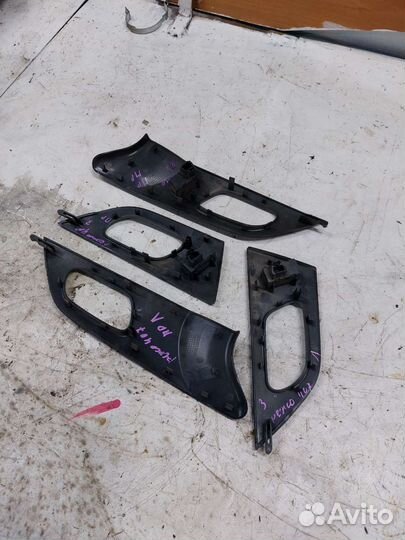 Кнопка стеклоподъемника передняя правая Peugeot