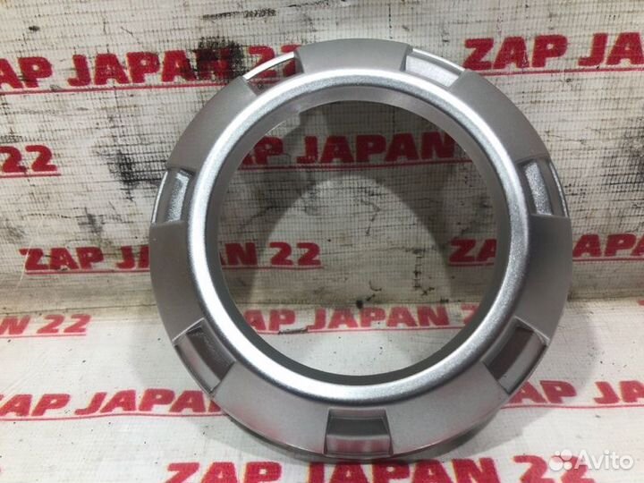 Оправа туманки Mitsubishi Pajero 4