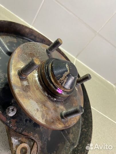 Ступица задняя правая Nissan Primera P10 1993 г