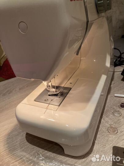Швейная машина janome