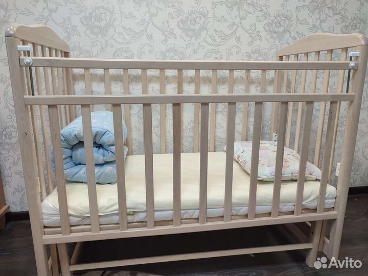 Детская кроватка с ортопедическим матрасом