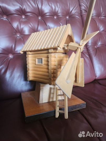 Деревянный домик Мельница из бревен