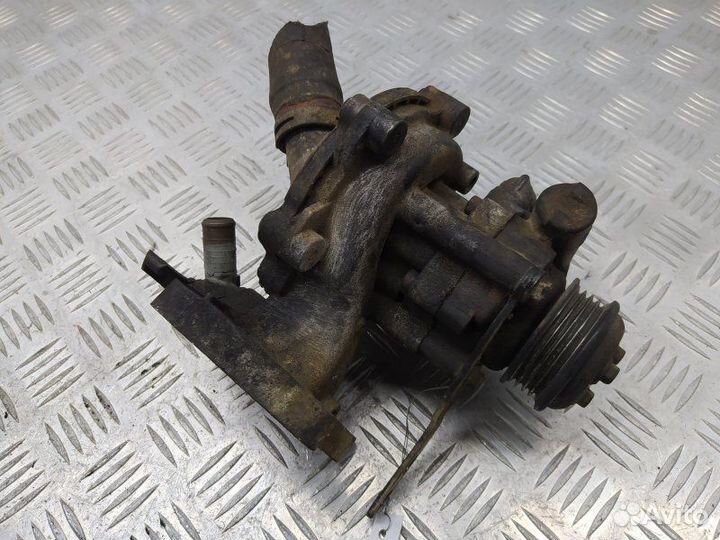 Б/У Насос гидроусилителя руля 2.0TDDi Туго