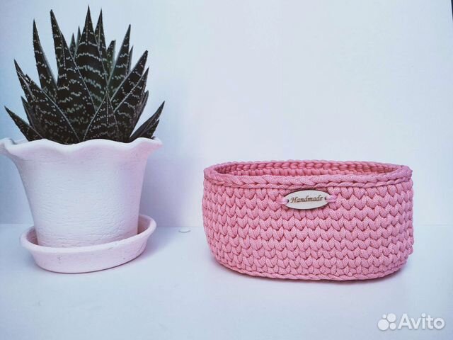 Корзина вязаная с деревянным дном для хранения