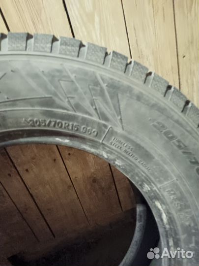 Winter Tact UG 4 205/70 R15