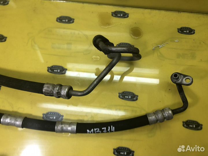 Трубка Гур Mercedes Benz M276 w204 w212 w207