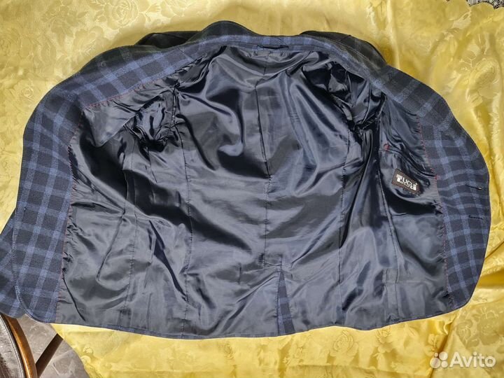 Стильный пиджак в клетку на рост 140