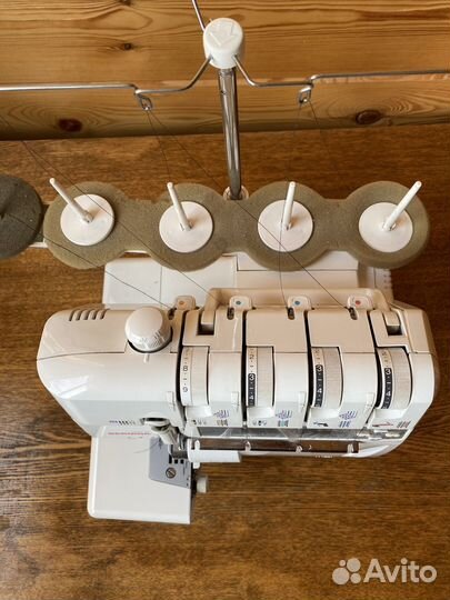 Оверлок (кoверлок) Bernina 1300MDC