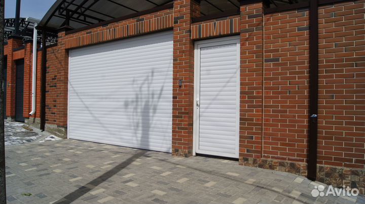 Рулонные ворота из прочного профиля с пультом