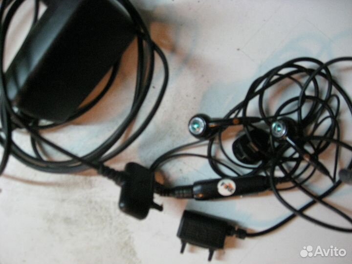 Для сони эриксон зарядка.наушники.оригинал