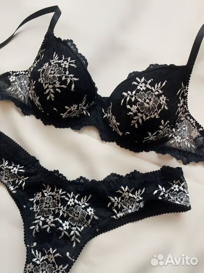 Женское нижнее белье новое комплект