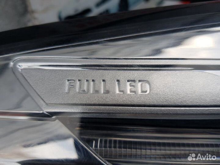 Фара передняя правая Hyundai Genesis G90 2017