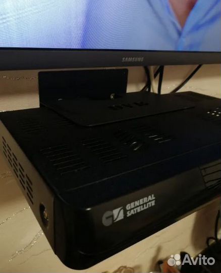 Подвесная полка под тв