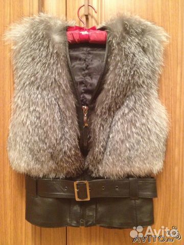 Меховая жилетка чернобурка, кожа