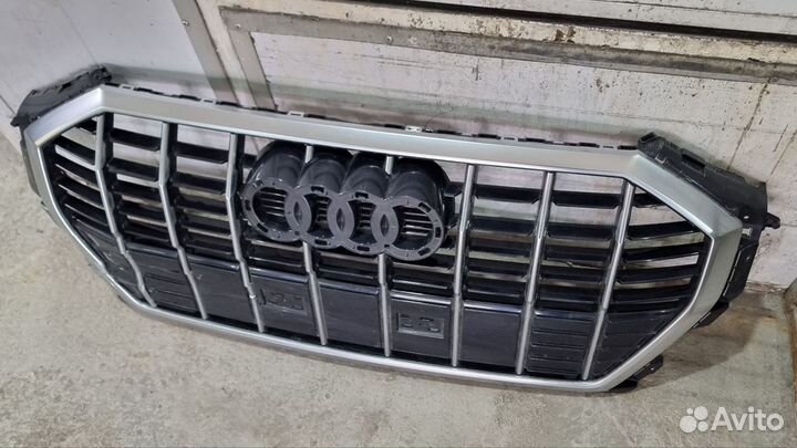 Решётка радиатора Audi Q3 F3