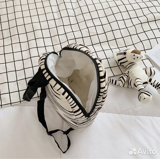 Детский рюкзачок с игрушкой