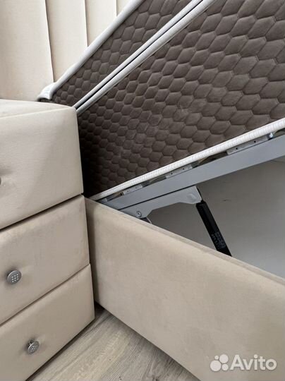 Спальный гарнитур